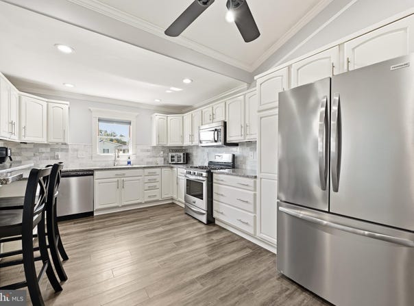 48 BEECHTREE Road, LEVITTOWN, PA 19057