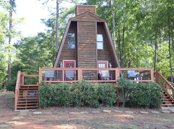 925 BARBARA POINT RD., Sparta, GA 31087