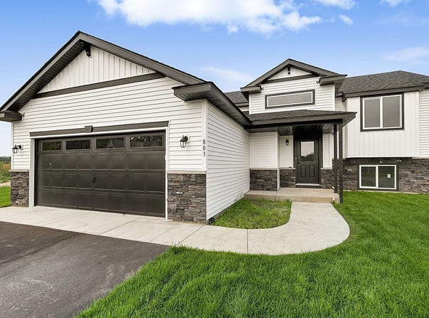 801 Prateria, Avon, MN 56310