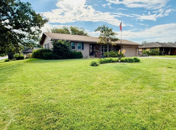 620 N Highland Ave, Beloit, KS 67420
