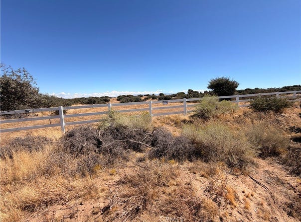 MIRA MAR RD, Phelan, CA 92371