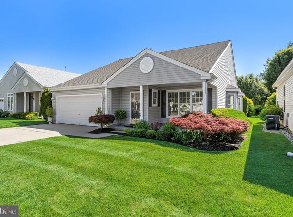 16 MASON Drive, BERLIN, NJ 08009