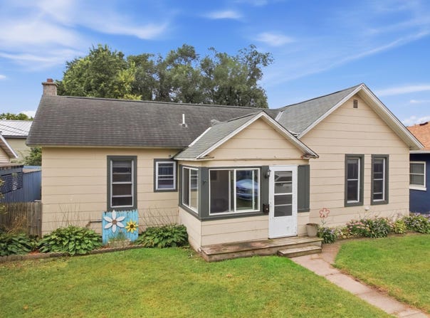 623 E Howard Street, Winona, MN 55987