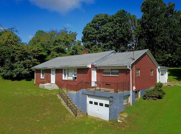 125 Clover Street, Galax, VA 24333