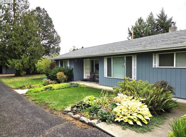 2803 N DEPOT St, LaGrande, OR 97850