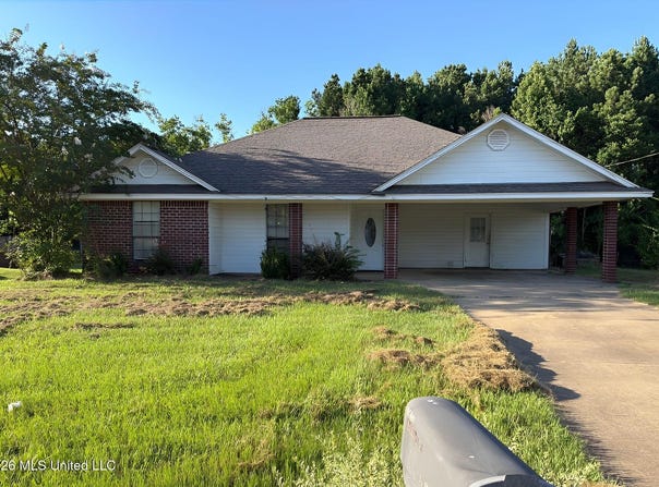 1107 SE 2nd Street, Magee, MS 39111
