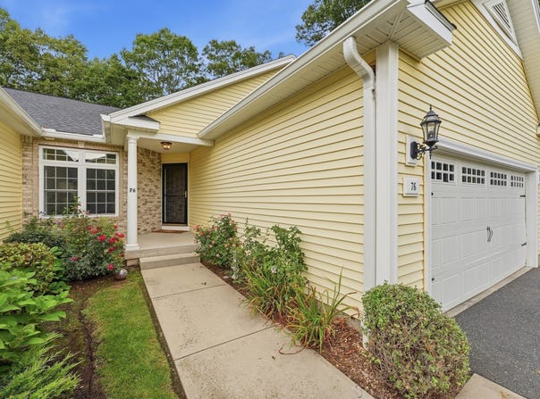 76 Beech Hill Rd, West Springfield, MA 01089