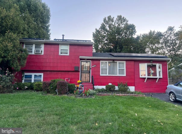 236 INDEPENDENCE Boulevard, LAWNSIDE, NJ 08045