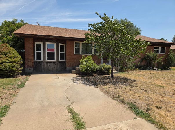 1909 GRINNELL Drive, Perryton, TX 79070-5011