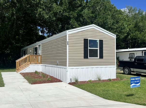 35 Tower Manor Cir W, Auburndale, FL 33823