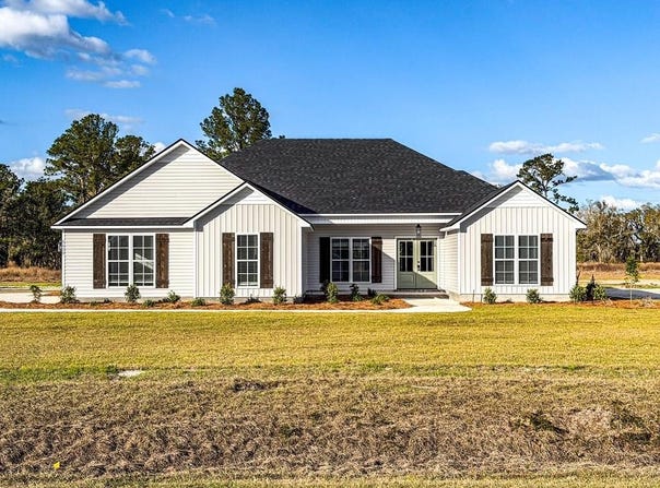 395 Strawder Rd, Ray City, GA 31645