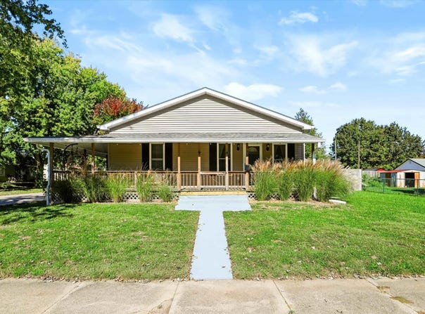 75 W Clay Street, Spencer, IN 47460