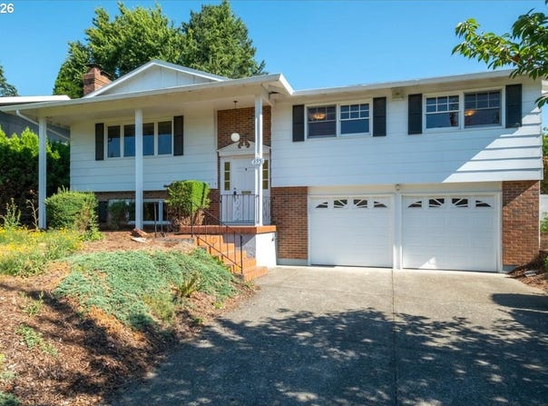 895 NW 3RD St, Gresham, OR 97030