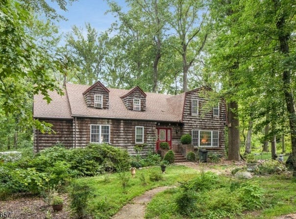 44 Chestnut Rd, Chatham Twp., NJ 07928-1120