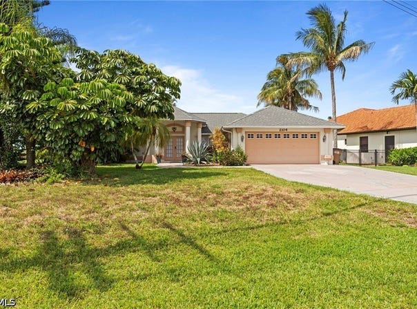 2104 SW 38th Terrace, Cape Coral, FL 33914