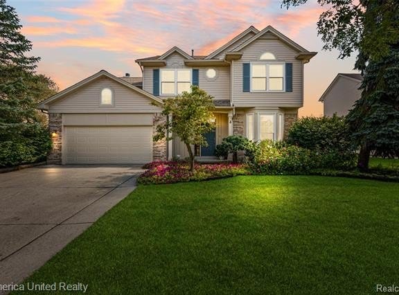 1030 Shetland Drive, South Lyon, MI 48178