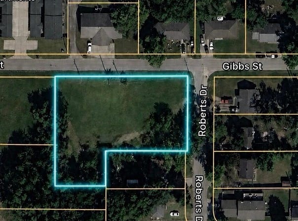 355&357 Roberts & 558 Gibbs Drive, Mount Vernon, MO 65712