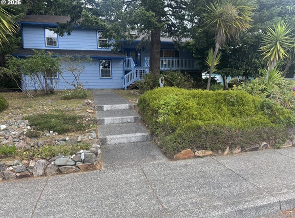 860 JODEE Ln, Brookings, OR 97415