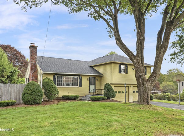 24 Raymond Dr, Dalton, MA 01226