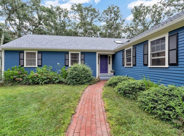 8 Golf Links Circle, Sandwich, MA 02563