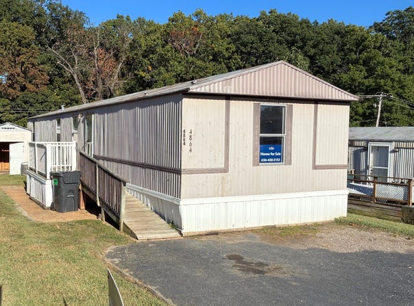 4864 E Golden Circle, High Ridge, MO 63049