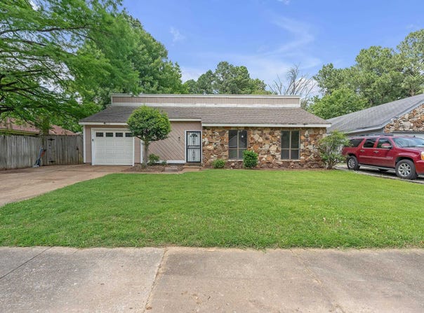 6128 RAINTREE Dr, Memphis, TN 38115