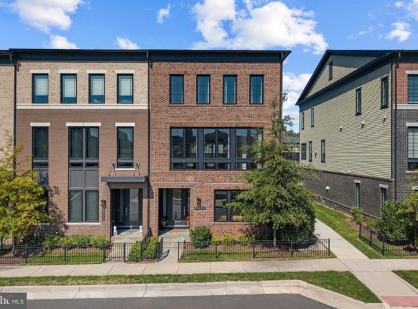 20277 OAK BLUFF Drive, ASHBURN, VA 20147