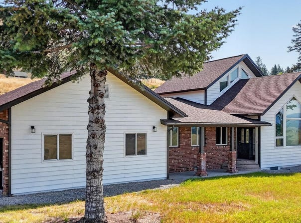 100 Mountain Circle, Eureka, MT 59917