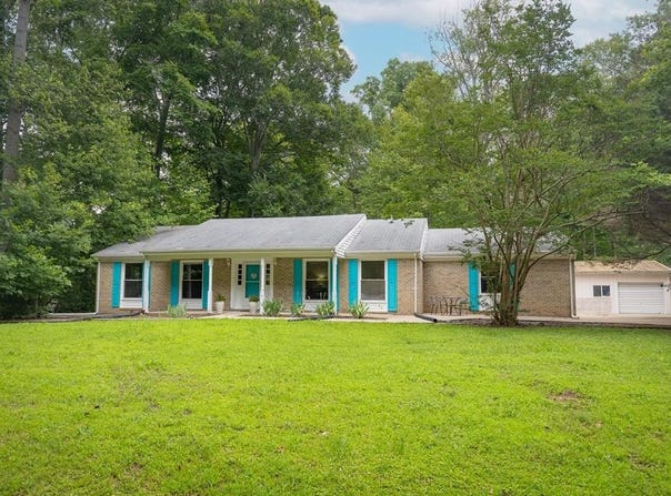 17 WESLEY TERRACE, WEEMS, VA 22576