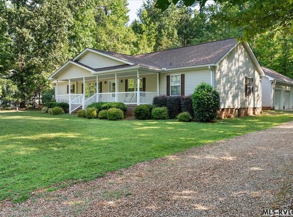 124 Lakeview Drive, Bracey, VA 23919