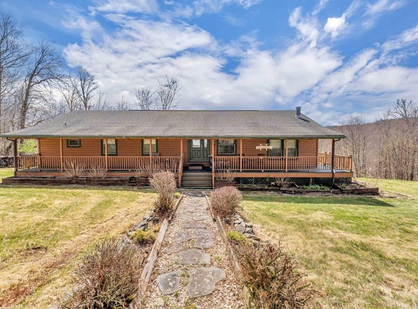 178 Pawacton trail, Delancy, NY 13752