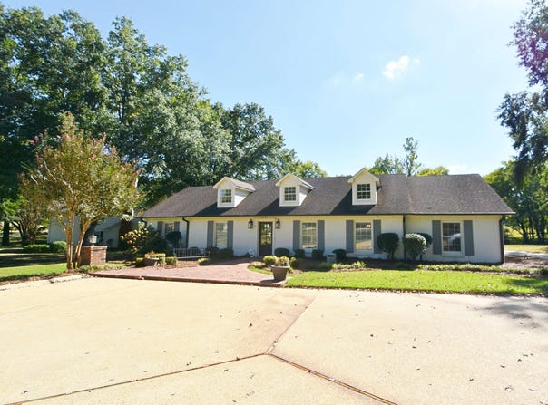 2281 Saint Andrews Dr, Belden, MS 38826