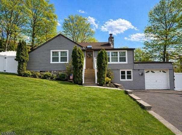 75 Lake Trl E, Wayne Twp., NJ 07470-6314