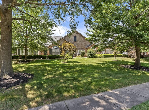 800 E Kings Mead Circle, Nixa, MO 65714