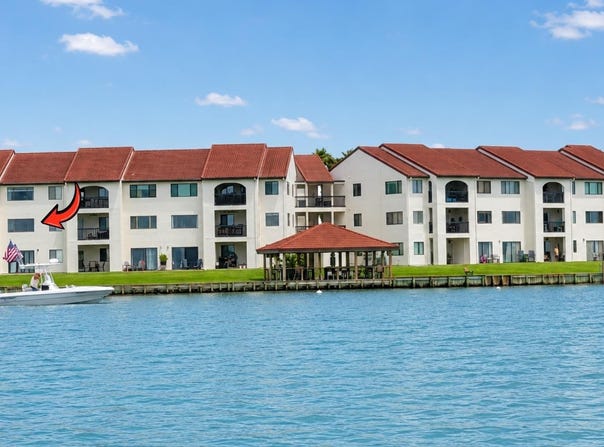 7453 Sunset Harbor Dr, Navarre, FL 32566