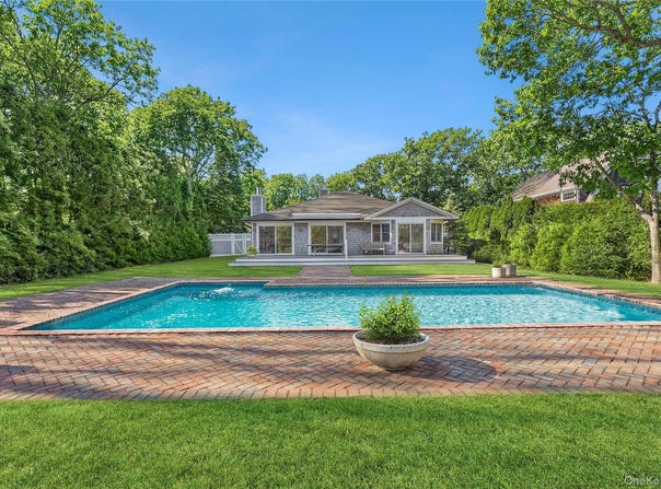 122 Beach Road, Westhampton Beach, NY 11978