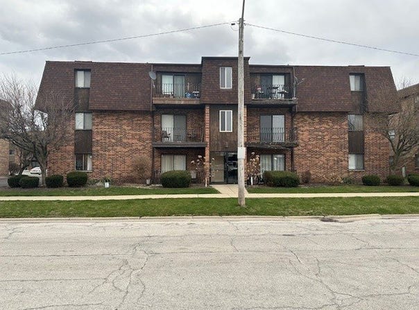 14525 S Manistee Avenue, Burnham, IL 60633