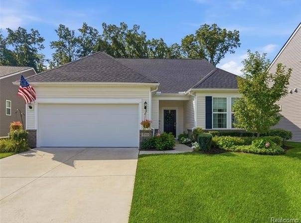 1060 Spring Trail Court, Brighton, MI 48116