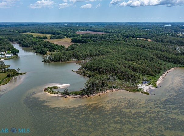 1439 North River Road, Bohannon, VA 23021