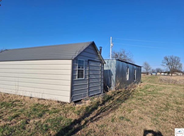12975 E 1100 County Road, Stockton, MO 65785