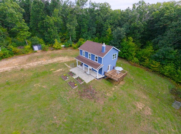 1910 N GORDON AVENUE, WHITE CLOUD, MI 49349