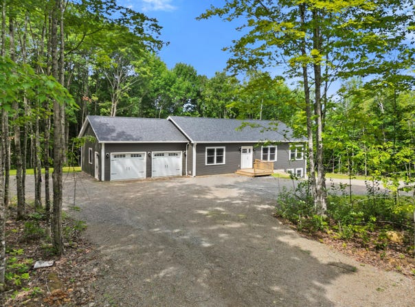 516 Barker Road, Troy, ME 04987