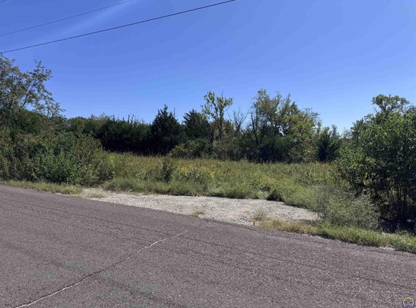 NW 86th St, Topeka, KS 66618