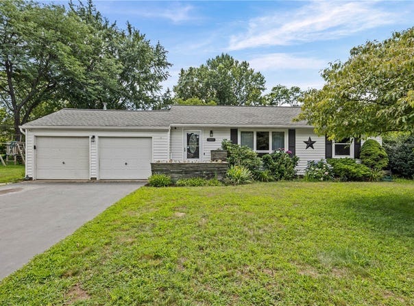 265 Woodruff Drive, Webster, NY 14580