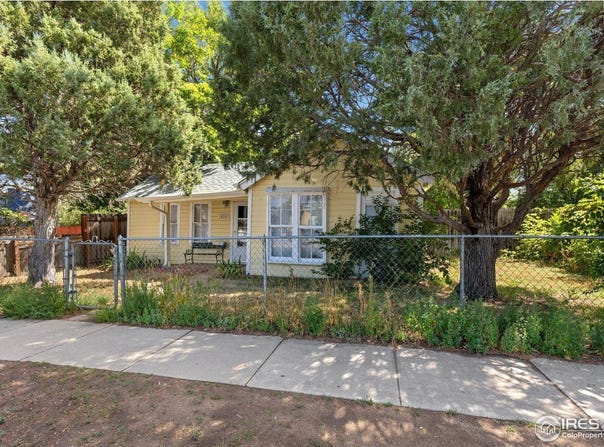 616 Front St, Louisville, CO 80027