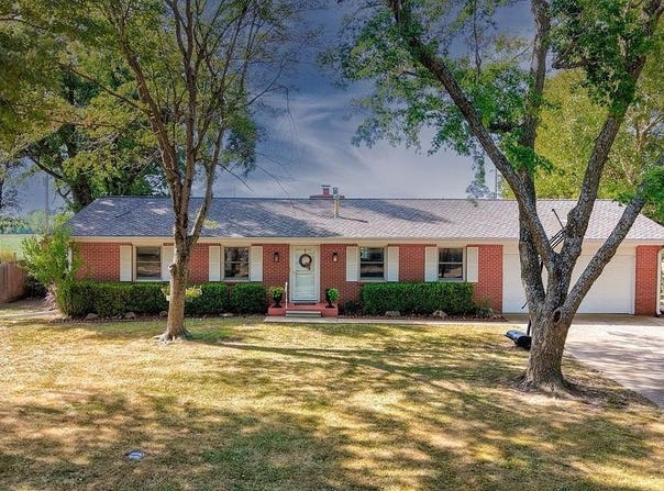 13 Fleetwood, Winfield, KS 67156