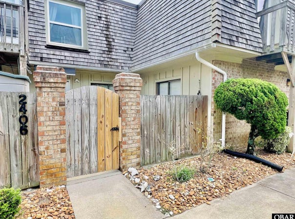 2406 Neptune Way, Kitty Hawk, NC 27949