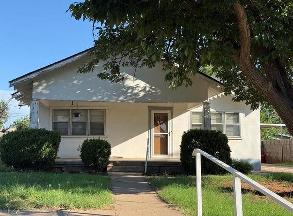 506 E Beauregard, Rotan, TX 79546