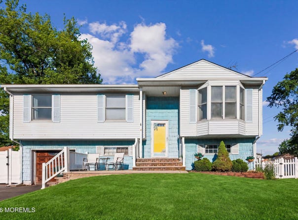 8 Lake Avenue, Hazlet, NJ 07730