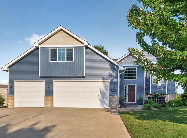1233 Irvine Drive, Hanover, MN 55341